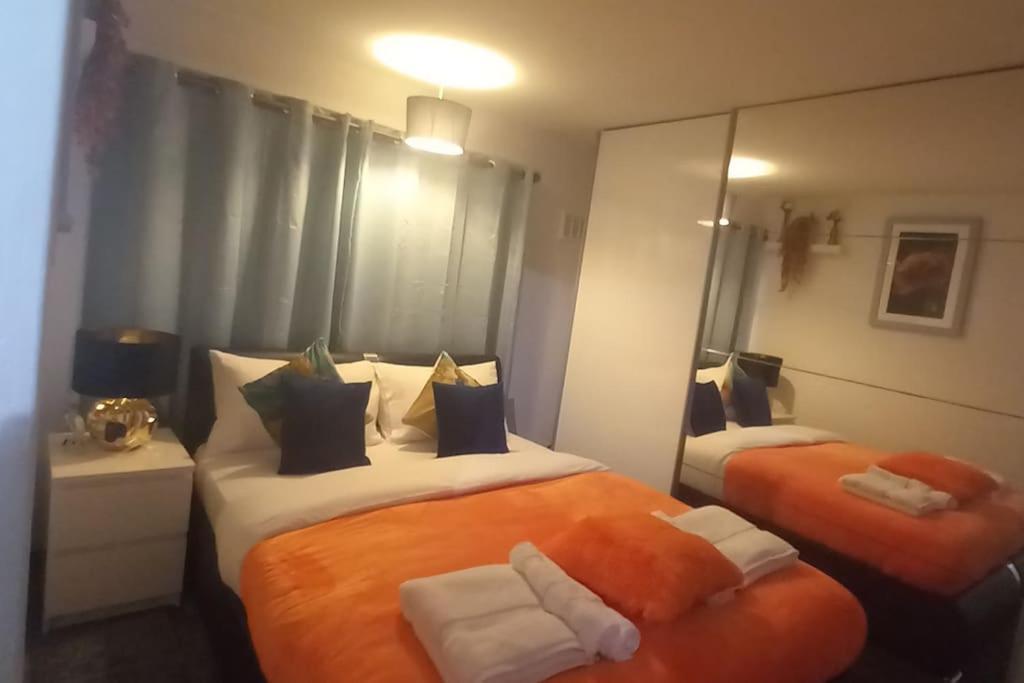 Golden Plush Suites - Beautiful Luxury 3 Bed House In لايستر المظهر الخارجي الصورة